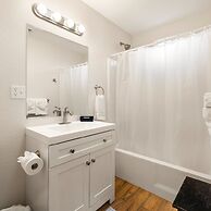 Prescott Family Friendly 3 Bedroom w Large Yard