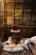 La Petite For t Antique Countryside Greenhouse