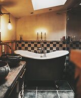 La Petite For t Antique Countryside Greenhouse