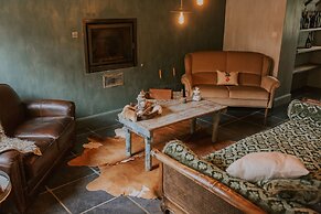 La Petite For t Antique Countryside Greenhouse