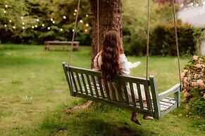 La Petite For t Antique Countryside Greenhouse