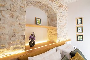 Kantouni Mpizi Suites by CorfuEscapes