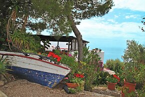 Villa Giulia Resort With Private Pool and Stunning sea Views
