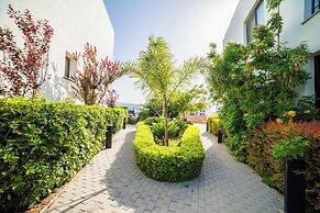 Modern and Cozy Designer Apartment in Relaxing Environment