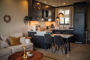 Modern and Cozy Designer Apartment in Relaxing Environment