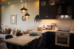 Modern and Cozy Designer Apartment in Relaxing Environment
