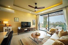 Modern and Cozy Designer Apartment in Relaxing Environment
