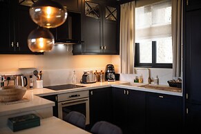 Modern and Cozy Designer Apartment in Relaxing Environment
