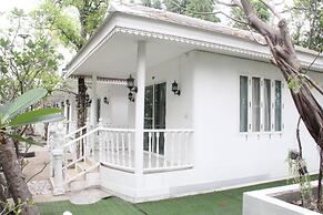 Bananaleaf Wedding Cafe & Resort