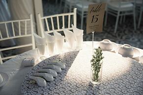 Bananaleaf Wedding Cafe & Resort