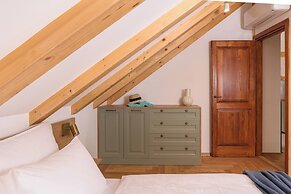 Oleander Center Suites