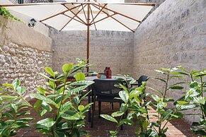 Oleander Center Suites