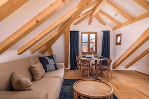 Oleander Center Suites