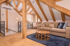 Oleander Center Suites