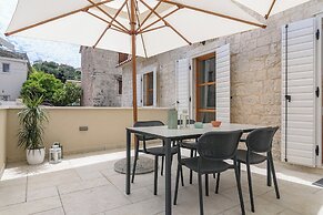 Oleander Center Suites