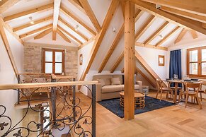 Oleander Center Suites