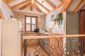 Oleander Center Suites