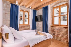 Oleander Center Suites