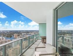 Hyde Resort & Residences by Zelloo