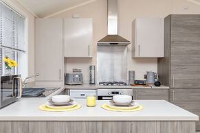 Family Luxury Cabin Retreat with hot tub