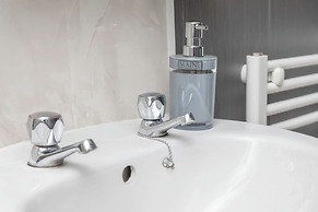 Family Luxury Cabin Retreat with hot tub