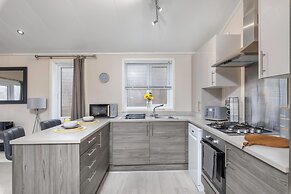 Family Luxury Cabin Retreat with hot tub