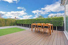 Cowan Street Home by Urban Rest