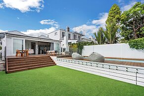 Cowan Street Home by Urban Rest