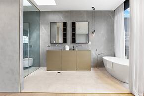 France Street Apartments by Urban Rest