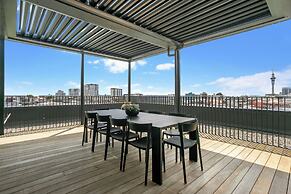 France Street Apartments by Urban Rest