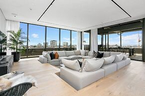 France Street Apartments by Urban Rest