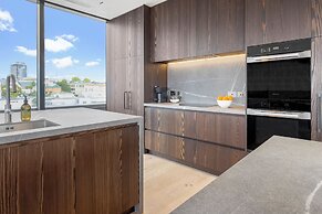 France Street Apartments by Urban Rest