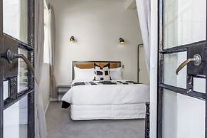 Dilworth Apartments by Urban Rest