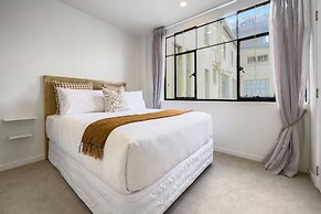 Dilworth Apartments by Urban Rest