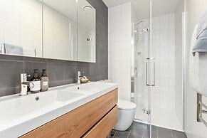 Lighthouse Apartments by Urban Rest