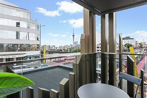 Lighthouse Apartments by Urban Rest