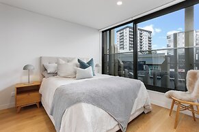 Lighthouse Apartments by Urban Rest