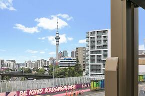 Lighthouse Apartments by Urban Rest