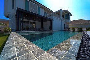 Luxury 4 Bedroom Pool Villa - PV8