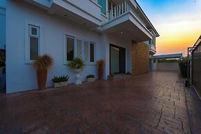 Luxury 4 Bedroom Pool Villa - PV8