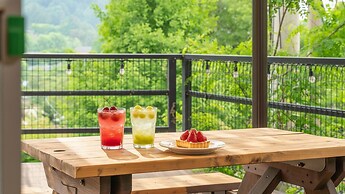 Gapyeong Yumyeongsan Gomone pet Camping