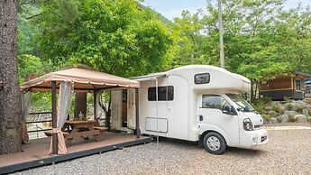 Gapyeong Yumyeongsan Gomone pet Camping