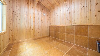 Gapyeong Yumyeongsan Gomone pet Camping