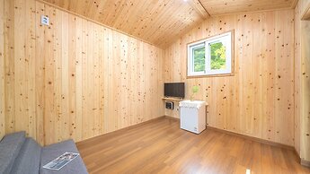 Gapyeong Yumyeongsan Gomone pet Camping