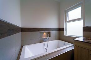 Modern 3 Bedroom Pool Villa - MR54