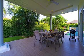 Modern 3 Bedroom Pool Villa - MR54