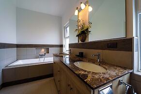 Modern 3 Bedroom Pool Villa - MR54