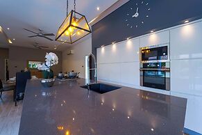 Modern 3 Bedroom Pool Villa - MR54