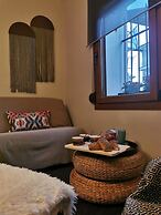 Room-neoclassical Guest House on Ground