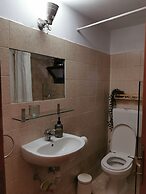 Room-neoclassical Guest House on Ground